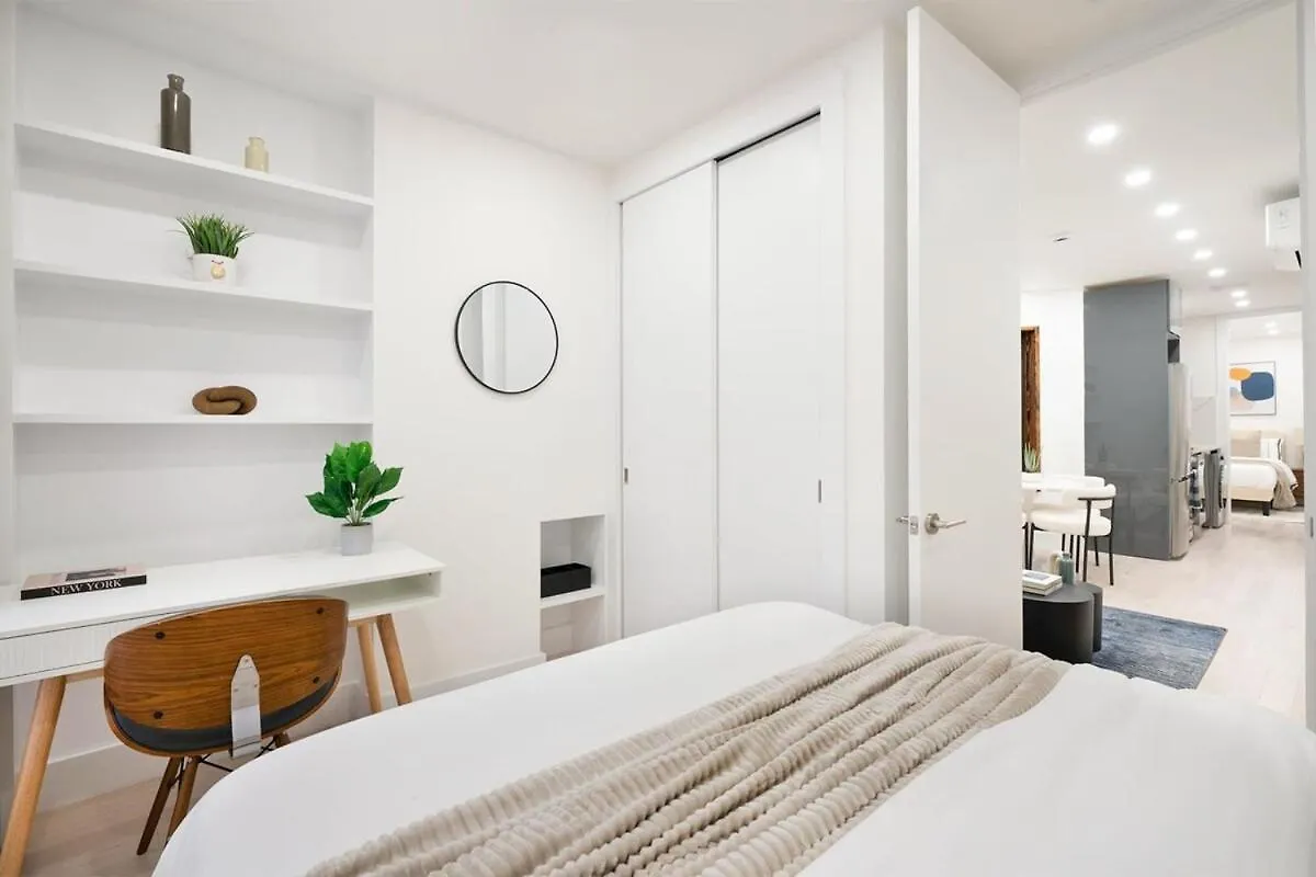 48-4Fw Newly Renovated 2Br Midtown West W&D Apartment New York