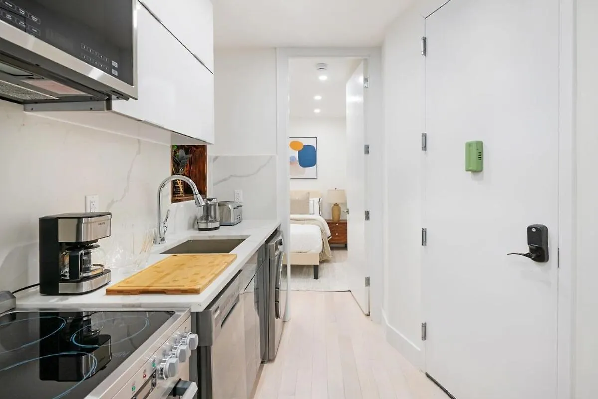 48-4Fw Newly Renovated 2Br Midtown West W&D Apartment New York