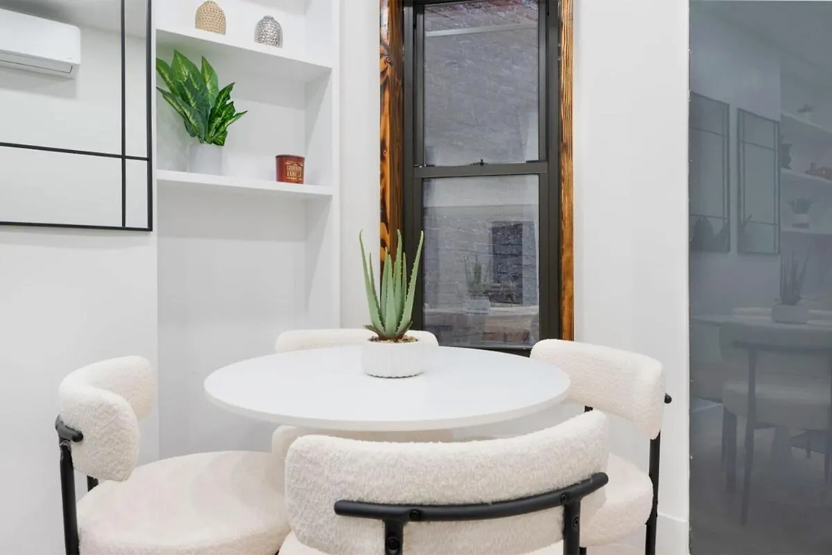 48-4Fw Newly Renovated 2Br Midtown West W&D Apartment New York 0*,